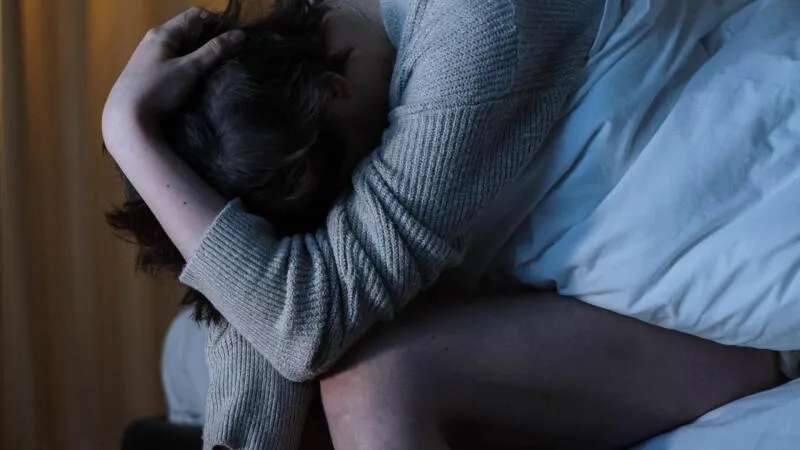 Jak alkohol wpływa na jakość snu?